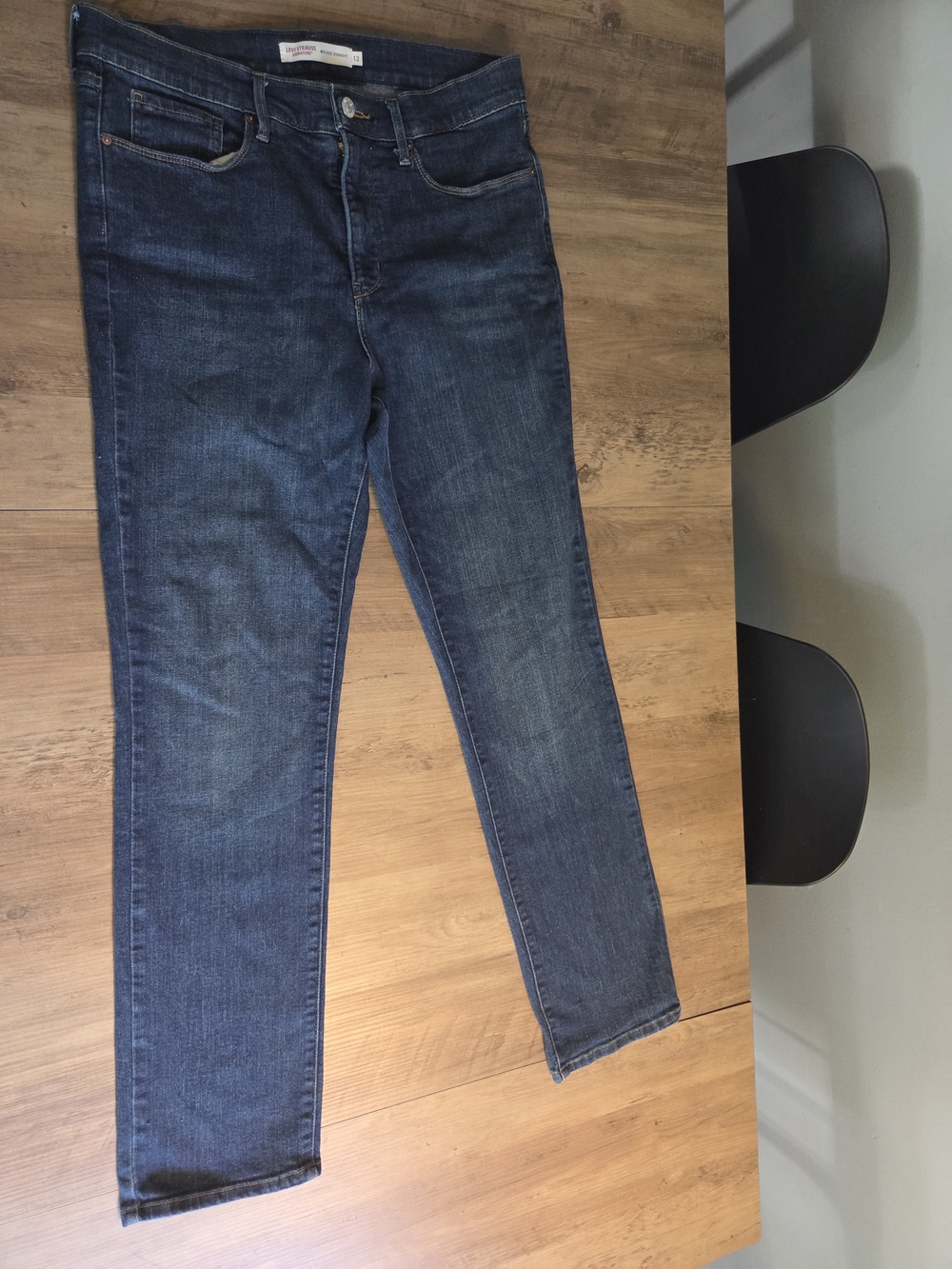 Signature by Levi Strauss Women's Straight Leg Jeans in Dark Blue